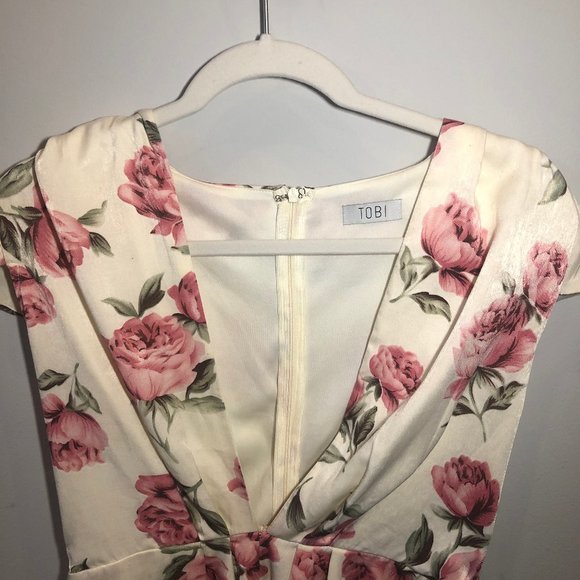 TOBI Floral Romper (L) - Picture 3 of 6